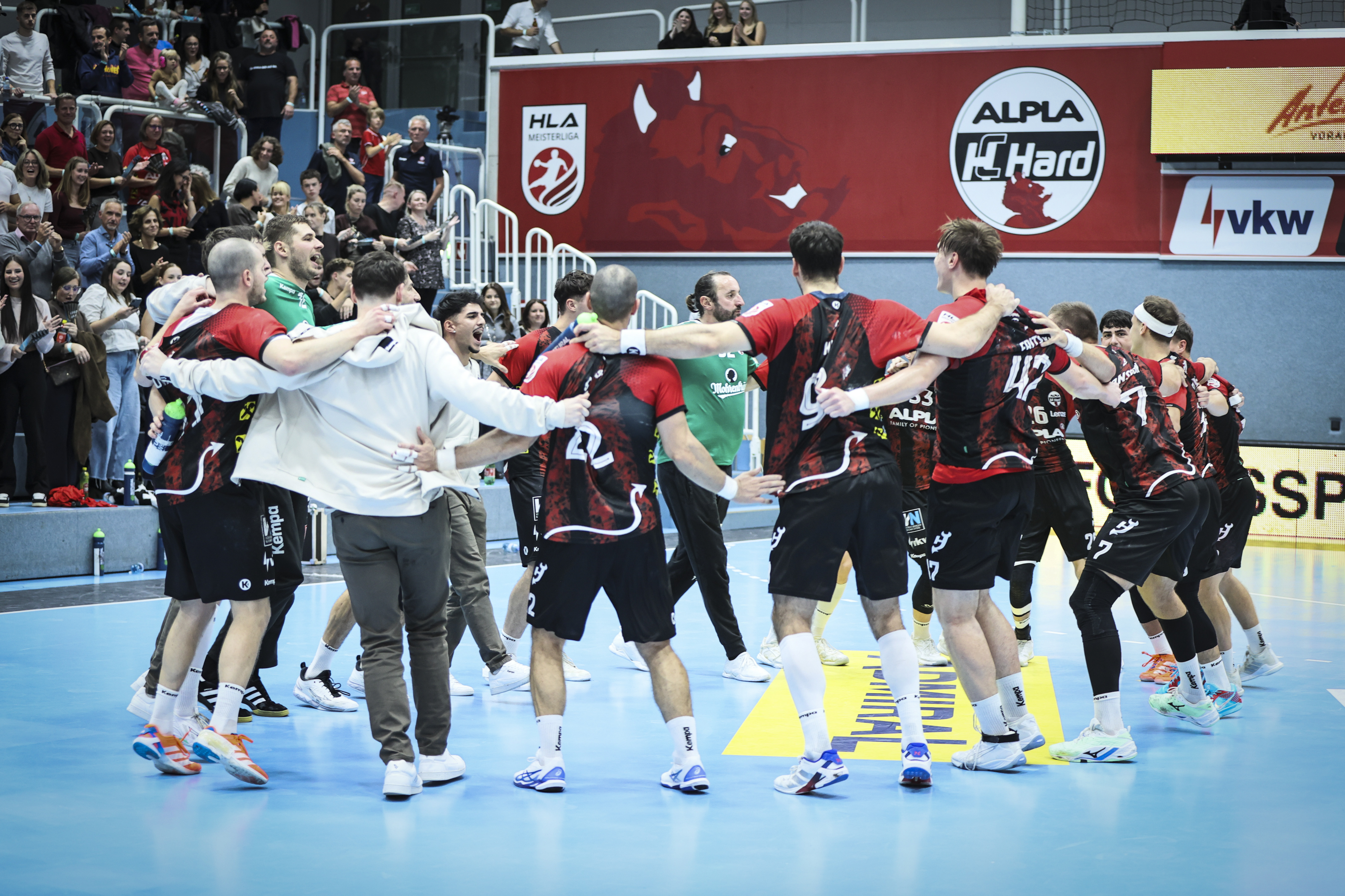 Hard holt sich Sieg im Ländlederby, Punkteteilung in Hollabrunn und Ferlach!